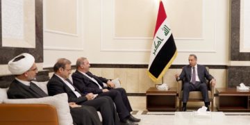 الكاظمي يستقبل السفير الإيراني الجديد لدى العراق