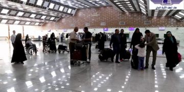 طفل يخترق أمن مطار النجف ويعطل رحلة لغرض “التســـول”