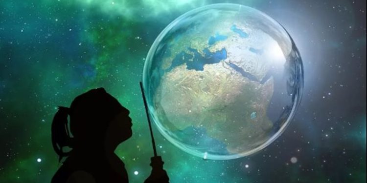 سيدة تصنع العالم من الفقاعات بالصابون + فيديو