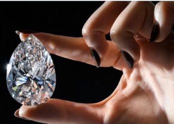 طرح أكبر ألماسة بيضاء للبيع بـ30 مليون $ ,, “الصخرة”