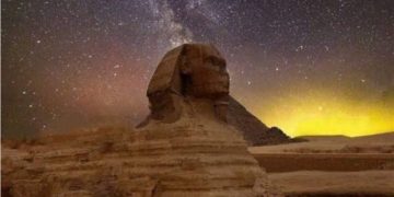 نوم أبو الهول يشغل النشطاء ,, الأرض تتجهز لحدث عظيم