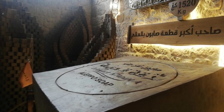 صابـــــون حلب يعود منتصرا علــــــــى “بارود الحرب”