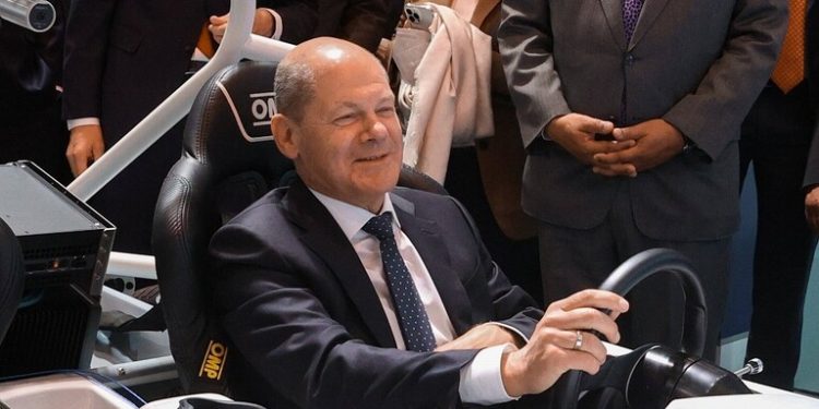 المستشار الالماني يتعهد ببناء “أكبر جيش في أوروبا” بين دول الناتــــــو