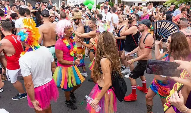 مهرجان جزر الكناري بؤرة تفشي جدري القرود في إسبانيا