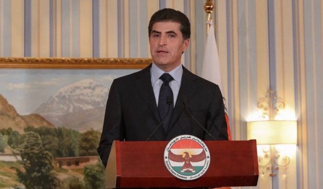 بارزاني يصل إلى السليمانية