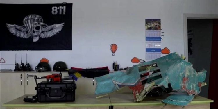 1000 $.. ثمنا لسلسلة مفاتيح مصنعة من حطام مقاتلة روسية