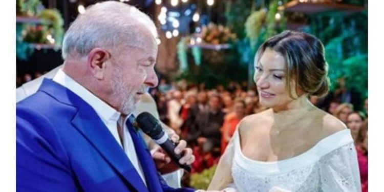 الرئيس البرازيلي السابق دا سيلفا عريسا فى الـ76 .. قبيل خوضه الانتخابات