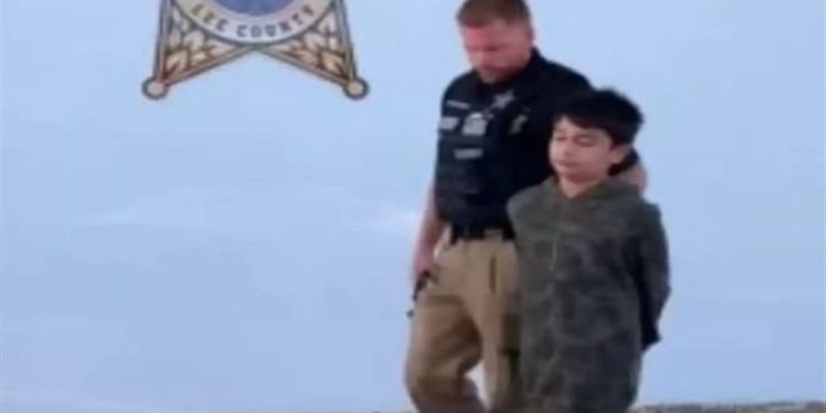 اعتقال طفل هدد بمذبحة في مدرسته في  فلوريـــدا