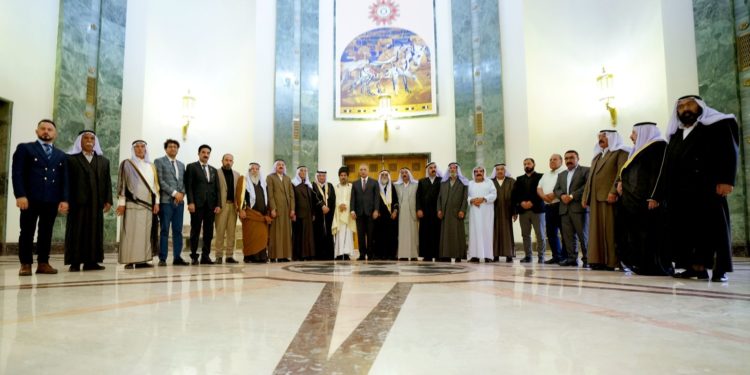 الكاظمي يستقبل وفداً من أهالي سنجار بحضور عدد من القيادات الأمنية