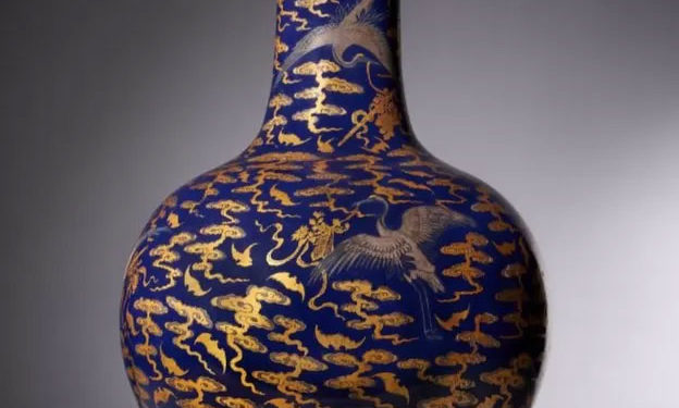 بيع مزهرية (مهملة) بأحد مطابخ بريطانيا بــ 1.5 مليون إسترليني