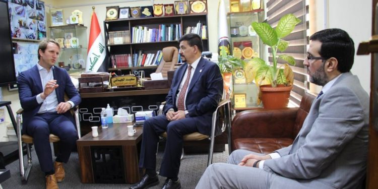 مستشار الشؤون الاستراتيجية في مستشارية الامن القومي يستقبل بيتر بوسثوموس المستشار الامني في السفارة الهولندية