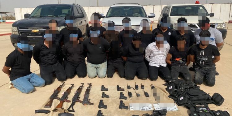 القبض على (21 متهماً) وفق المادة ٤/٢ ارهاب “جرائم الدكة العشائرية” + صور