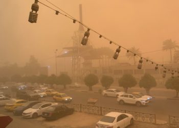 بالصور وصول العاصفة الترابية الى سماء بغداد