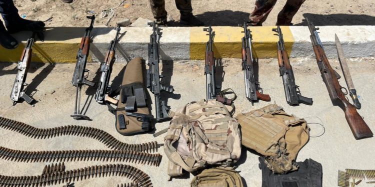 القبض على (5 أشخاص) بحوزتهم أسلحة ومواد مخدرة في بغداد