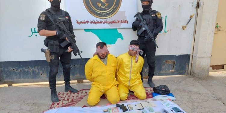 القبض على عصابة سرقة وتسليب العجلات بحوزتها (اختام مزورة في الديوانية)