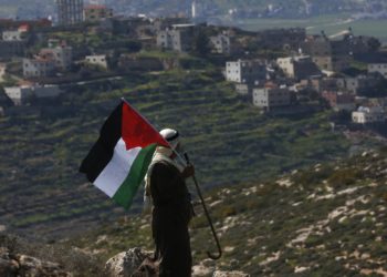 رئيس وزراء إسرائيل يتوقع سيطرة الفلسطينيين على “تـــل أبيب” خلال بضع سنوات