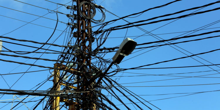 وزارة الكهرباء .. أكثر من مليون مشترك “غير نظامي”