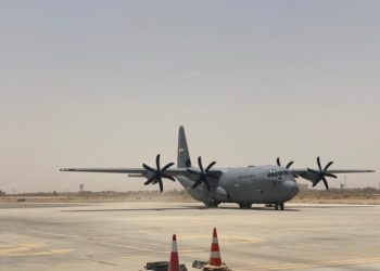 وصول جثمان الشاعر مظفر النواب إلى النجف