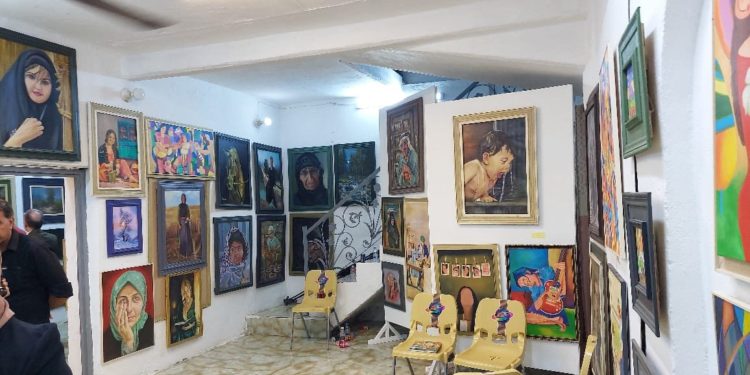 انطلاق المعرض التشكيلي السنوي الأول للــ(فنانات التشكيليات) في ميسان