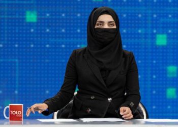 المذيعات يظهرن بالنقــــــاب على شاشات التلفزيونات الأفغانية