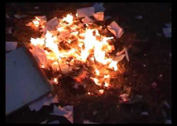  طالب يتسلل إلى مدرسته فجرا و “يحرق الدفاتر الامتحانية” في بغداد