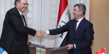 وزير النفط يتفق مع رئيس شركة توتال على توقيتـــات تنفيذ 5 مشاريع