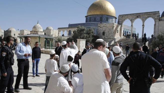 القضاء الإسرائيلي يحظر صلاة اليهود في المسجد الأقصى