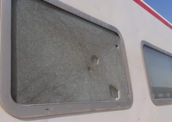 سكك الحديد .. قطاراتنا تُرشق بالحجارة يومياً والأهالي لا يزيلون التجاوزات على خطوطنا
