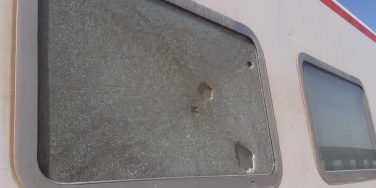 سكك الحديد .. قطاراتنا تُرشق بالحجارة يومياً والأهالي لا يزيلون التجاوزات على خطوطنا