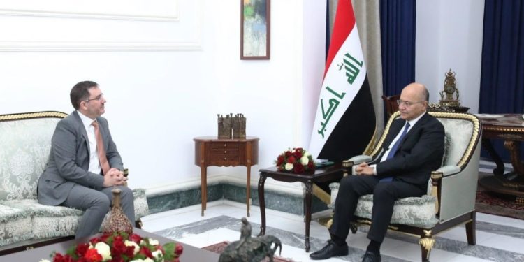 يرهم صالح يؤكد أهمية مواجهة تحديات “الإرهاب والمناخ”