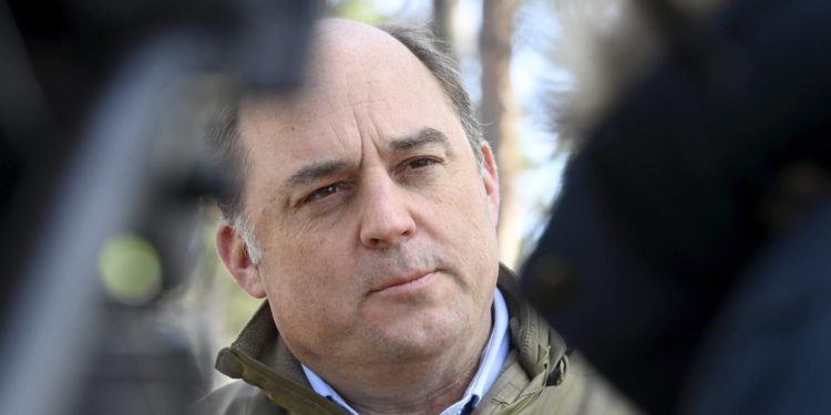 وزير دفاع بريطانيا .. روسيا خصم استراتيجي للمملكة