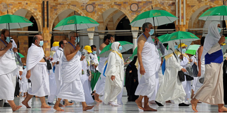 السعودية .. تصريح رسمي بشأن “إلزامية ارتداء الكمامات” للحجاج