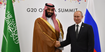 أول اجتماع لأوبك+ بعد العقوبات على النفط الروسي.. السعودية ستزيد إنتاجها لتعويض النقص