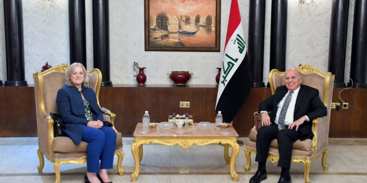 وزير الخارجية يستقبل السفيرة الأميركية