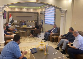 العراق يبحث مع مؤسسة خيرية بريطانية ازالة الالغام