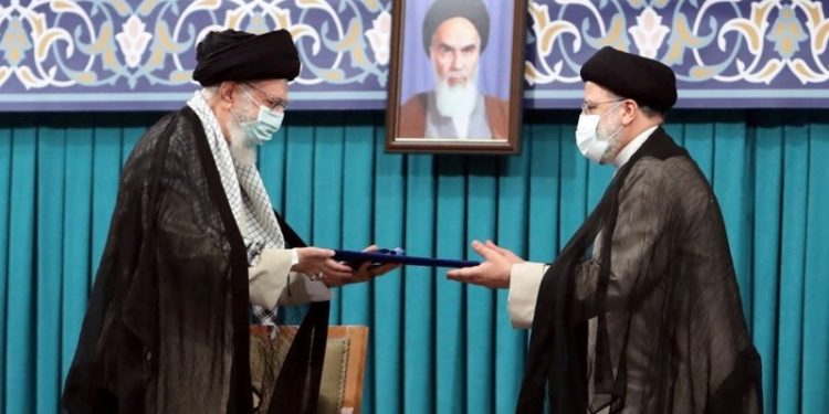 اقتراح امريكي بالانفتاح على رئيسي .. “قبل وفاة او تنحي خامنئي”