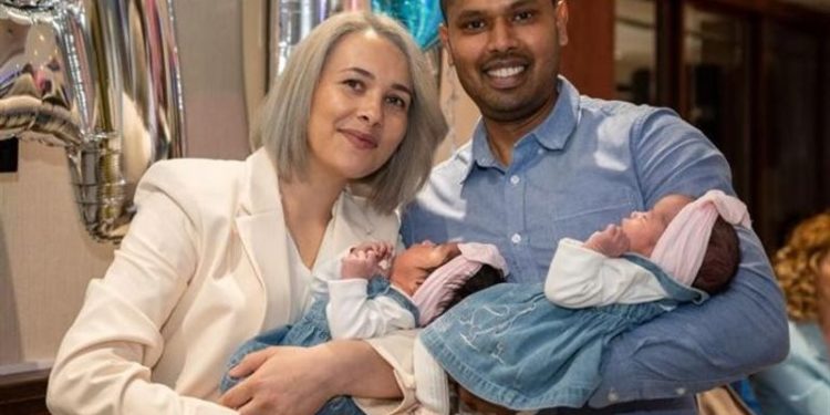 بريطانية تحمل مرتين في أسبوع واحد