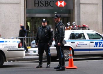 فتاة تنجـــو من الخطف والاغتصاب بــ”حيــلة ذكيـــة”  فــــــي أمريكا