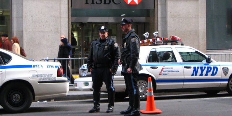 فتاة تنجـــو من الخطف والاغتصاب بــ”حيــلة ذكيـــة”  فــــــي أمريكا