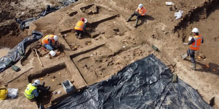 الاعلان عن اكتشاف معبد روماني عمره 2000 عام في هولـنــــدا