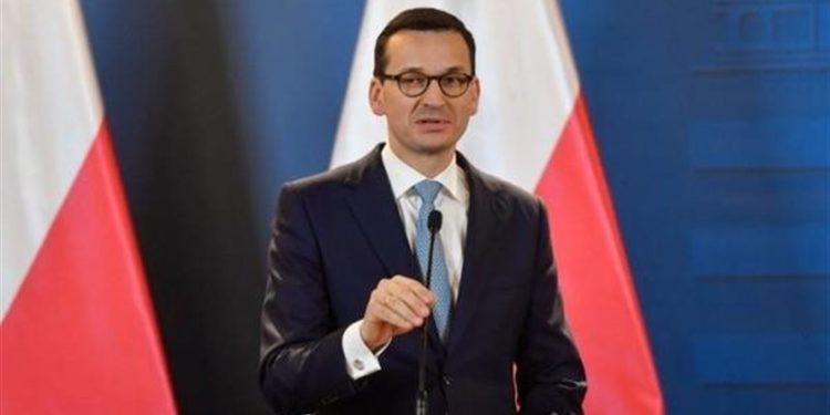 رئيس حكومة بولندا .. حظر الطلاق ووسائل منع الحمل أدى لـــزيـــادة في عدد المواليد