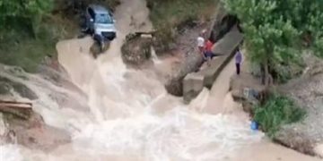 فيضانات تضرب أقدم منتزه فى العالم بأمريكا ,, تحدث مرة كل ألف عام
