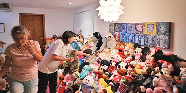 مستشفى في فنزويلا لـــ(علاج الدمــــى) و “مئات المرضى كل أسبوع”