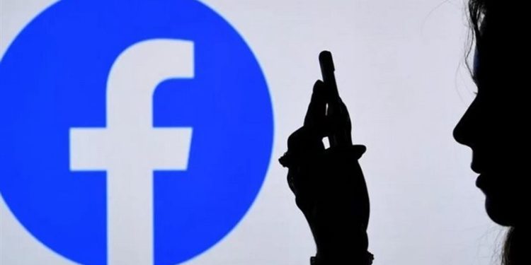 عائلة أمريكية تقاضي فيس بوك بسبب الإيــــذاء النفسي