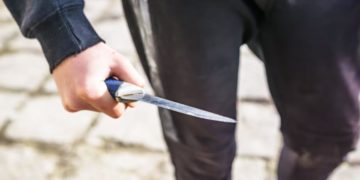 غرامات تصل إلى (مليون جنيه إسترليني) لبيـــــع السكاكين للأطفال في بريطانيا