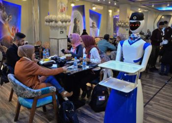 الوجبات السريعة تــــــزاحم الأطباق الشعبية في مطاعم العراق