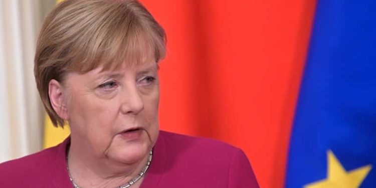 سيناتور روسي ينتقد و يكشف عن خطأ ارتكبته ميــركل