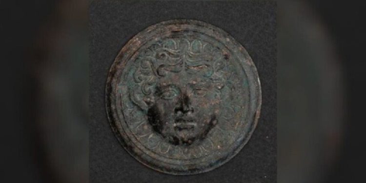 العثور على صور حوريات البحر في مقابر قديمة