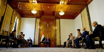 الكاظمي يستقبل القائد الجديد لبعثة حلف الناتو في العراق
