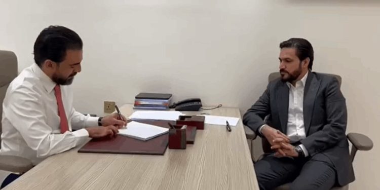 رئيس البرلمان محمد الحلبوسي يوقع استقالات نواب الكتلة الصدرية من مجلس النواب